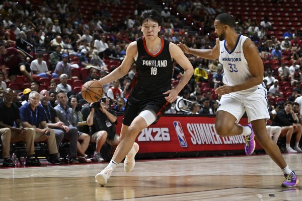 永崋证券 夏联-开拓者大胜勇士 杨瀚森首秀10+4+5+3帽