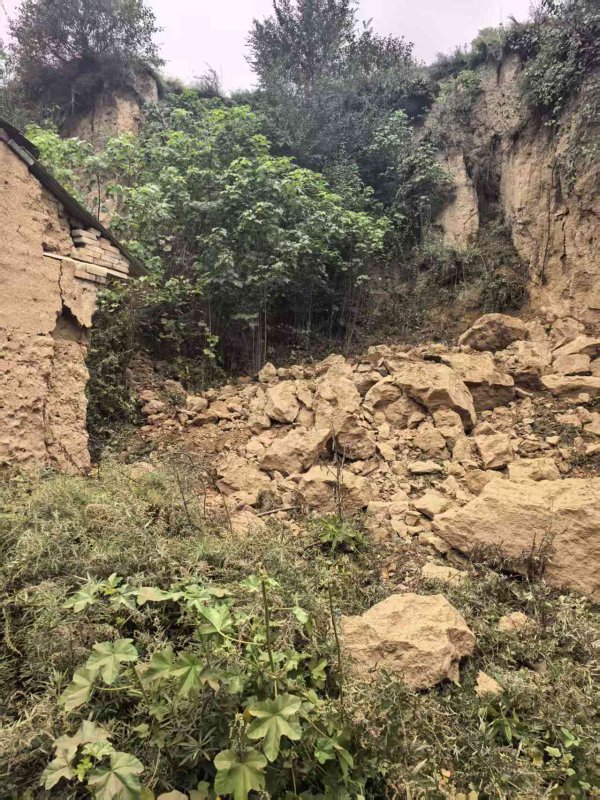 涨8 甘肃陇西发生5.6级地震 市民自发组织救援队前往震中